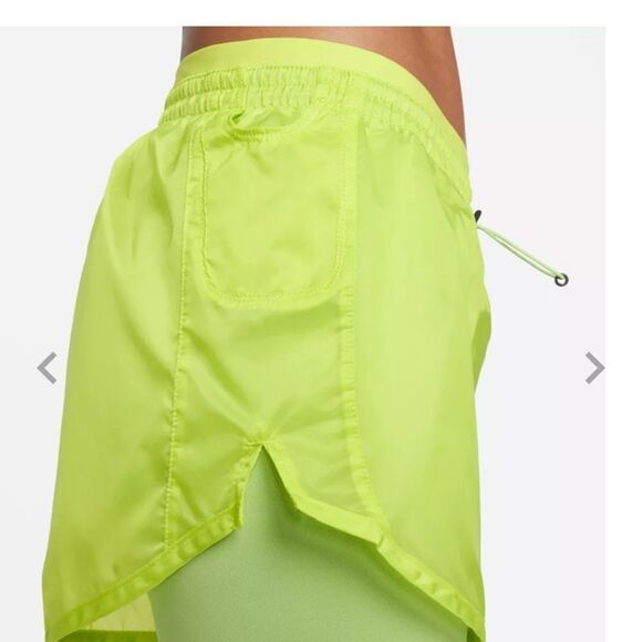 Nike Women's Icon Clash Tempo Luxe Mid-Rise Running Shorts  Sz S - Picture 10 of 10